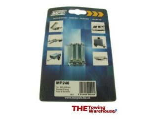 MP246 3 x M5x35mm Socket Fixings Display Packed